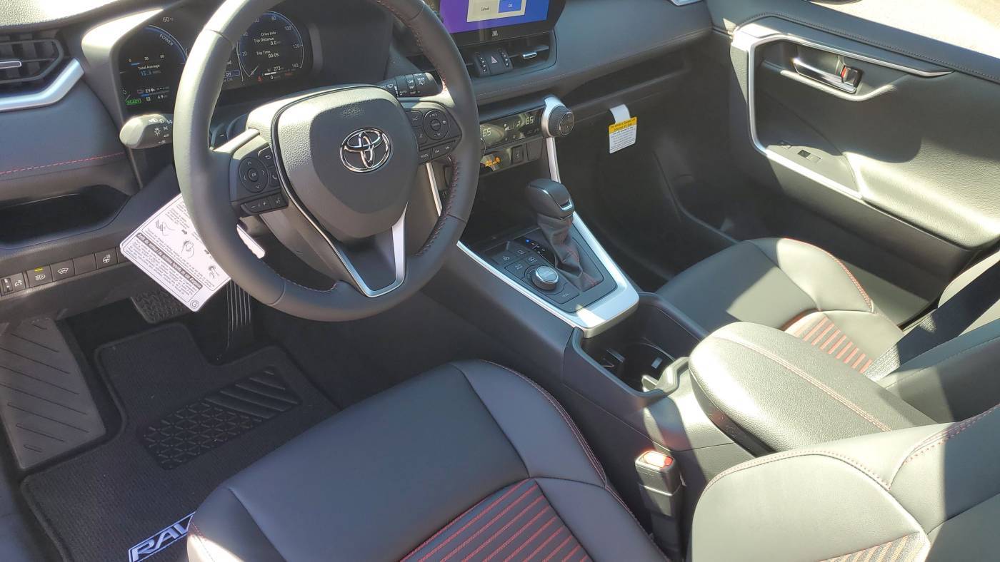 2025 Toyota RAV4 Plug-In Hybrid JTMEB3FV2SD247052