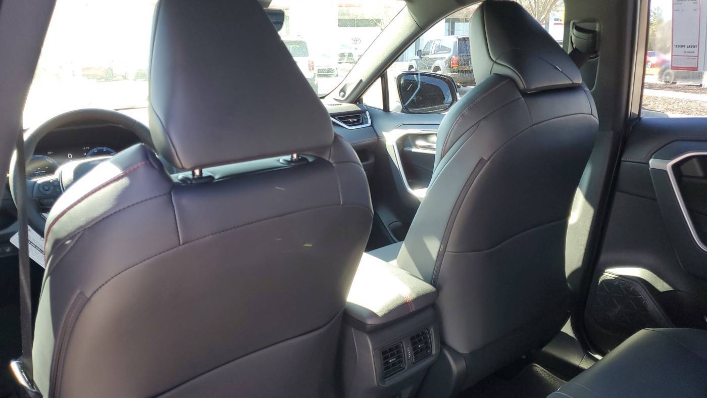 2025 Toyota RAV4 Plug-In Hybrid JTMEB3FV2SD247052