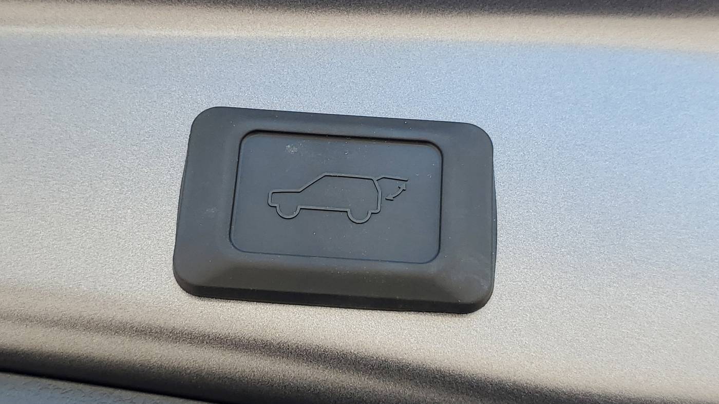 2025 Toyota RAV4 Plug-In Hybrid JTMEB3FV2SD247052