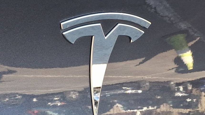 2023 Tesla Model Y 7SAYGDEEXPA093308