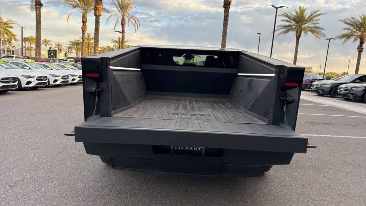 2024 Tesla Cybertruck - Images - 6