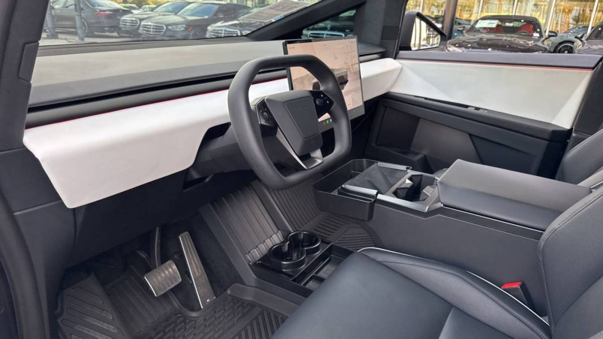 2024 Tesla Cybertruck - Images - 11