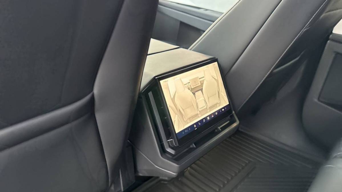 2024 Tesla Cybertruck - Images - 22
