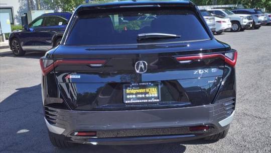 2024 Acura ZDX 4W5KHNRLXRZ501193