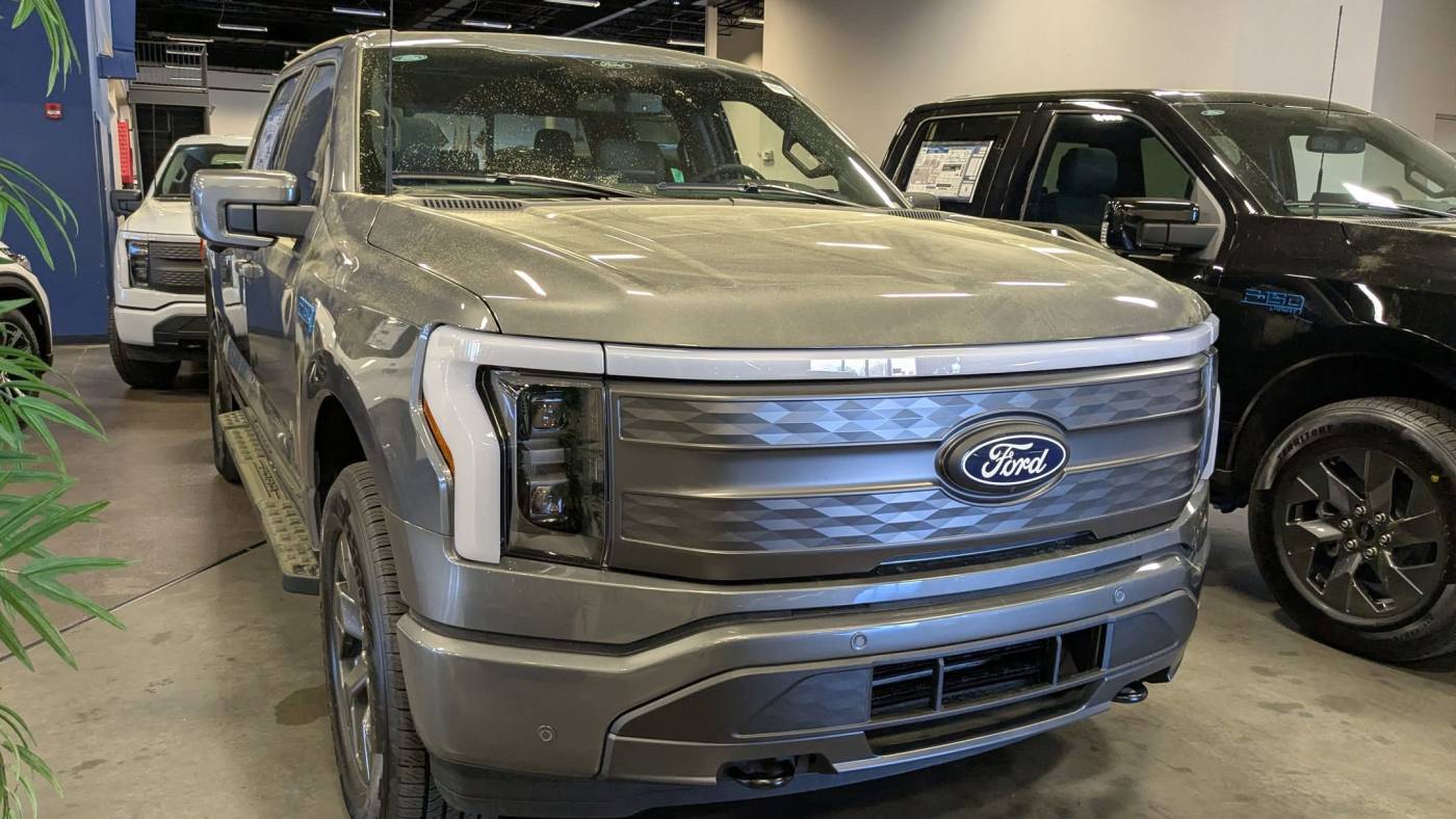 2025 Ford F-150 Lightning 1FT6W5L75SWG02360
