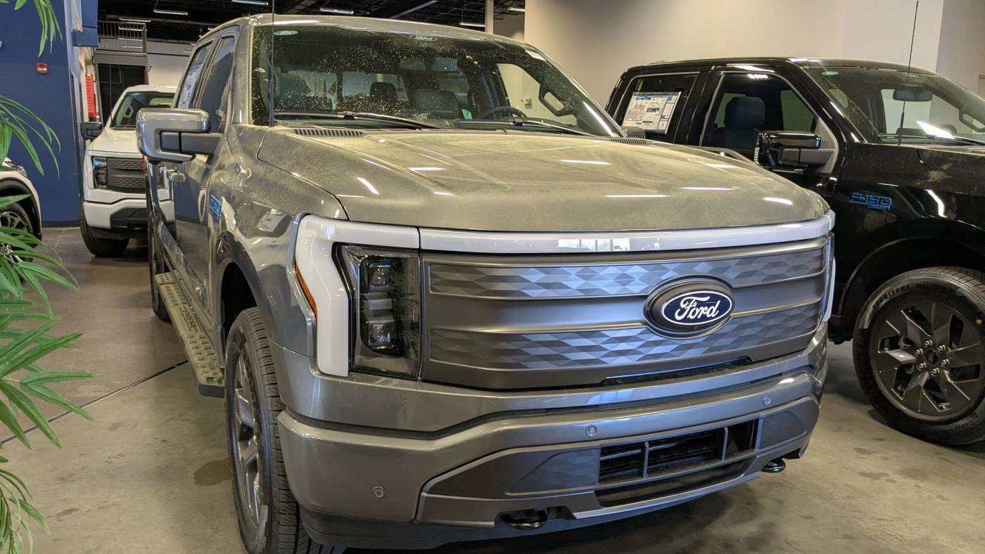 2025 Ford F-150 Lightning 1FT6W5L75SWG02360