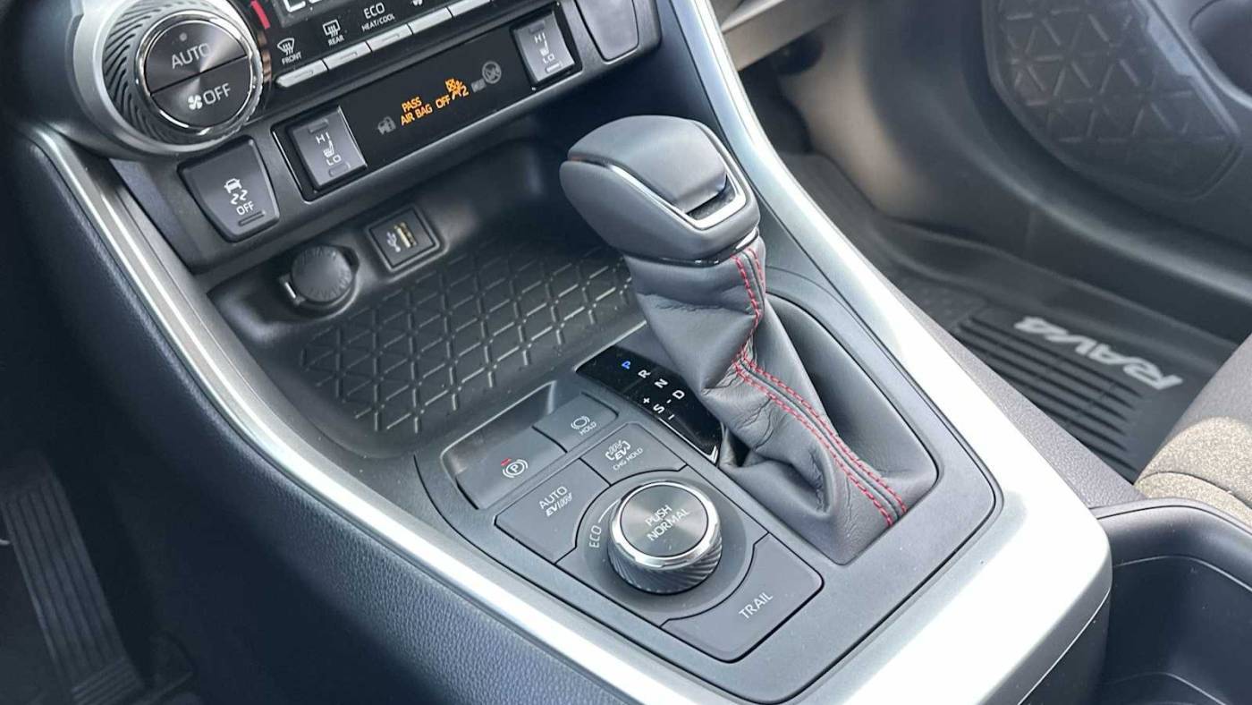 2025 Toyota RAV4 Plug-In Hybrid JTMAB3FVXSD246942