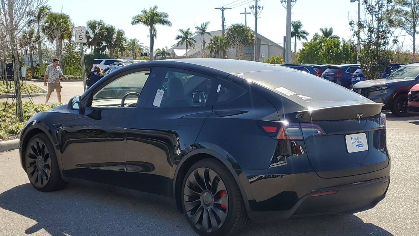 2023 Tesla Model Y 7SAYGDEF5PF779042