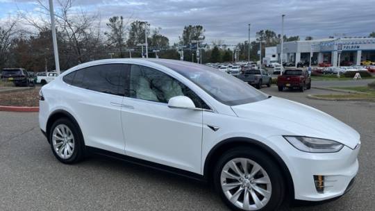 2018 Tesla Model X 5YJXCDE21JF089099