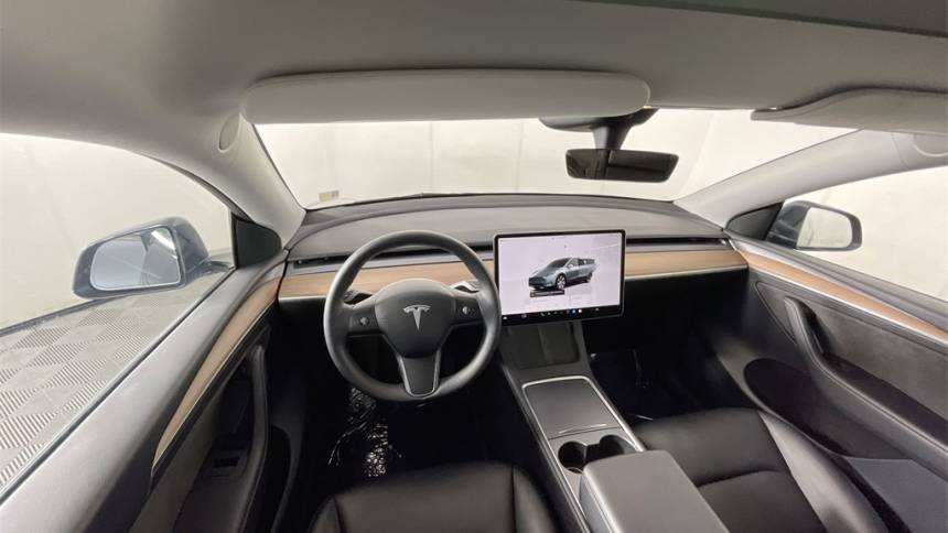 2023 Tesla Model Y 7SAYGDEE6PF886091