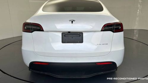 2024 Tesla Model Y 7SAYGDEE3RF983252
