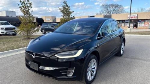 2018 Tesla Model X 5YJXCDE25JF135517