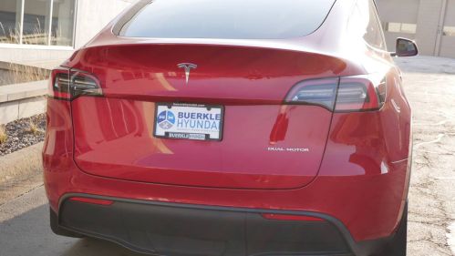 2021 Tesla Model Y 5YJYGDEE9MF186266