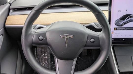 2018 Tesla Model 3 5YJ3E1EA8JF009568