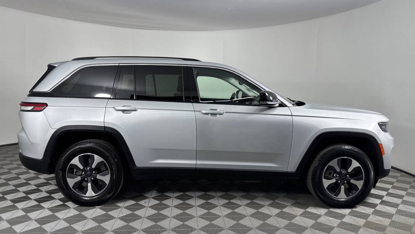2023 Jeep Grand Cherokee 1C4RJYB65PC628617