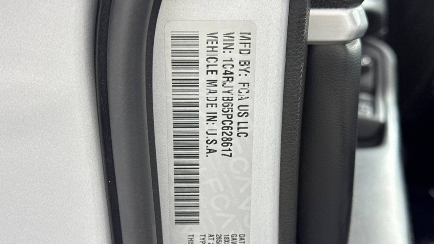2023 Jeep Grand Cherokee 1C4RJYB65PC628617