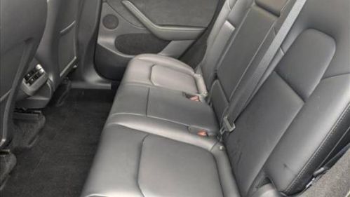 2023 Tesla Model Y 7SAYGDEE0PF586594