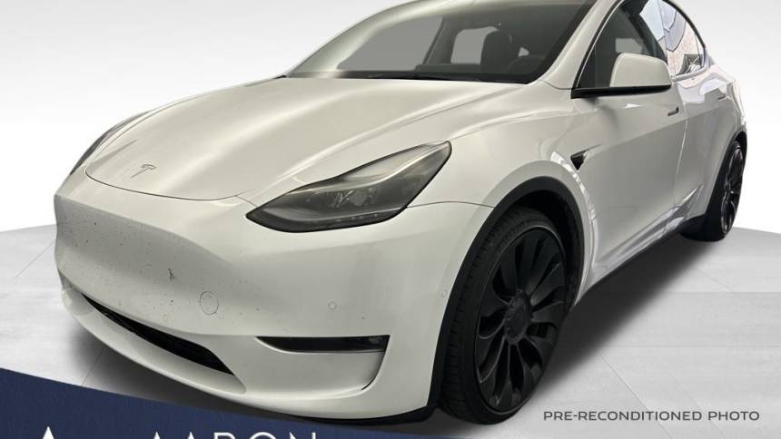 2022 Tesla Model Y 7SAYGDEF6NF382873