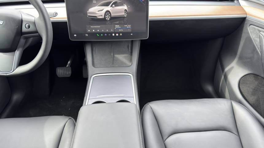 2023 Tesla Model Y 7SAYGDEE1PA190140