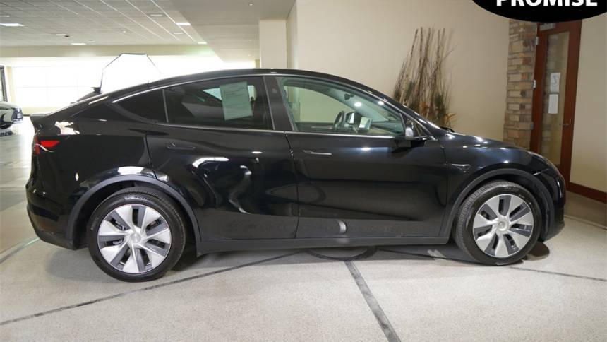2024 Tesla Model Y 7SAYGDEE9RA250782