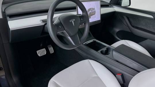 2023 Tesla Model Y 7SAYGDEF7PF844733