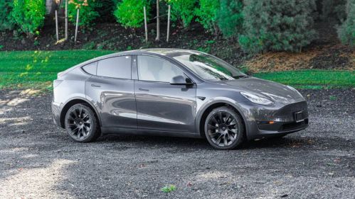 2022 Tesla Model Y 7SAYGDEF6NF374238