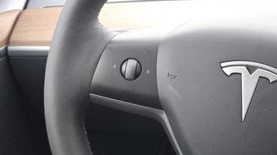2023 Tesla Model Y 7SAYGDEE3PF686639
