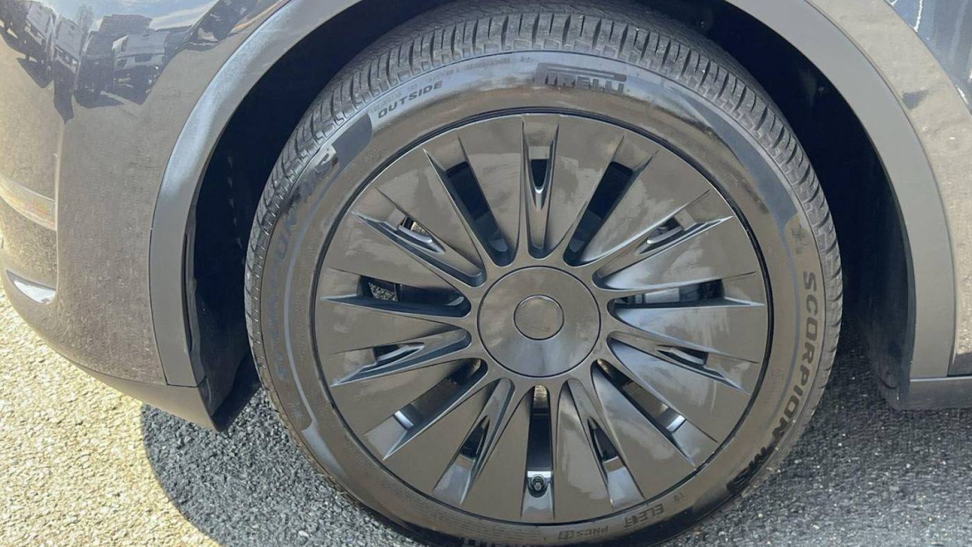2024 Tesla Model Y 7SAYGDEEXRA225289
