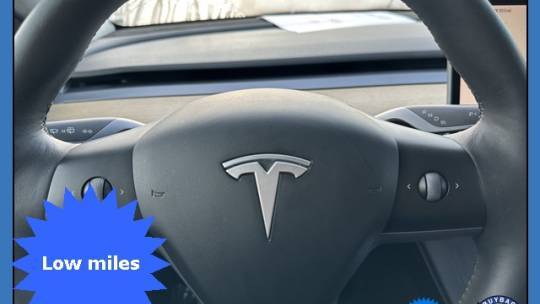 2022 Tesla Model Y 7SAYGDEEXNF385279