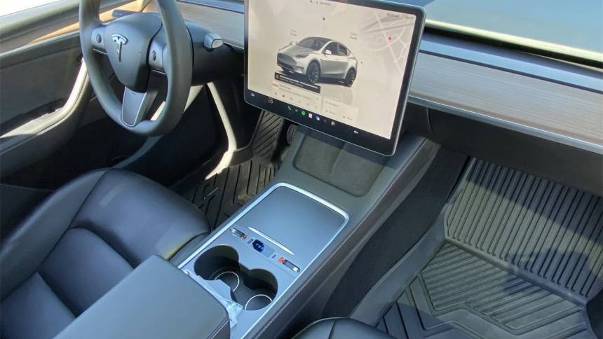 2023 Tesla Model Y 7SAYGDEE6PF599916
