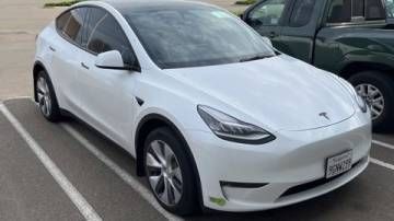 2023 Tesla Model Y 7SAYGDEE4PA120079