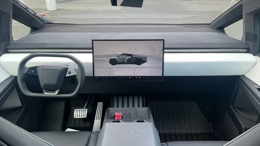 2024 Tesla Cybertruck 7G2CEHEE5RA042657