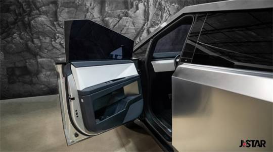 2024 Tesla Cybertruck - Images - 4