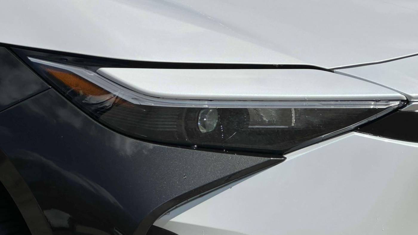 2025 Toyota bZ4X JTMABACA1SA098137