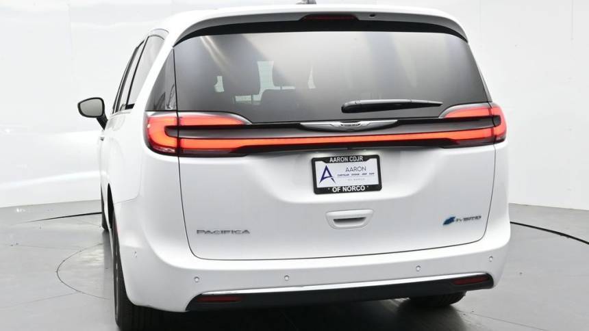 2025 Chrysler Pacifica 2C4RC1S70SR528158