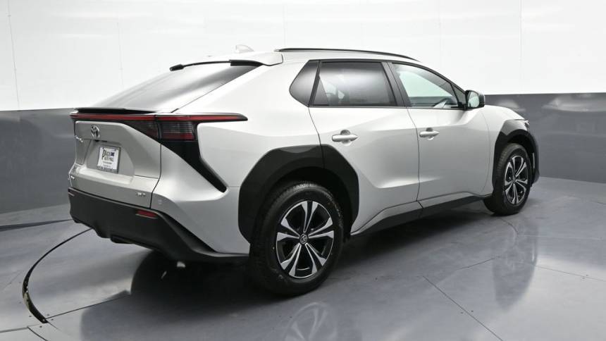 2024 Toyota bZ4X JTMABACA6RA090013