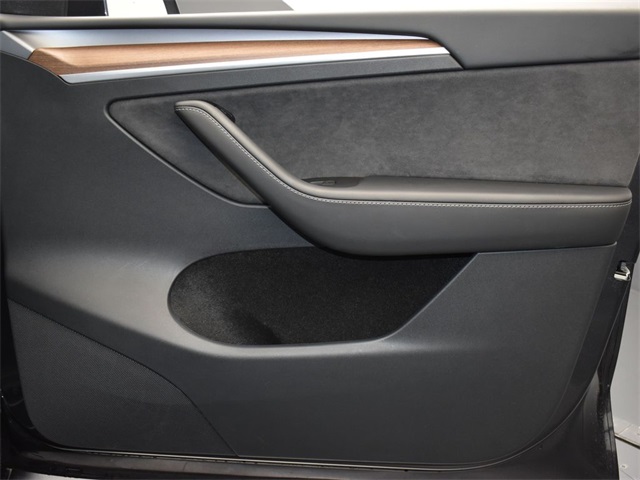 2024 Tesla Model Y 7SAYGAEE8RF208279