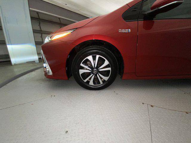 2017 Toyota Prius Prime - Images - 10