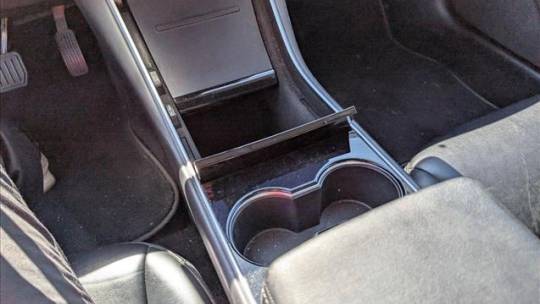 2018 Tesla Model 3 5YJ3E1EBXJF085172