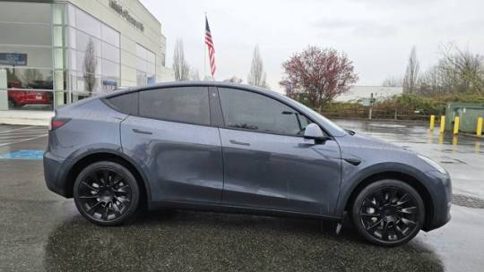 2022 Tesla Model Y 7SAYGDEE4NF370129