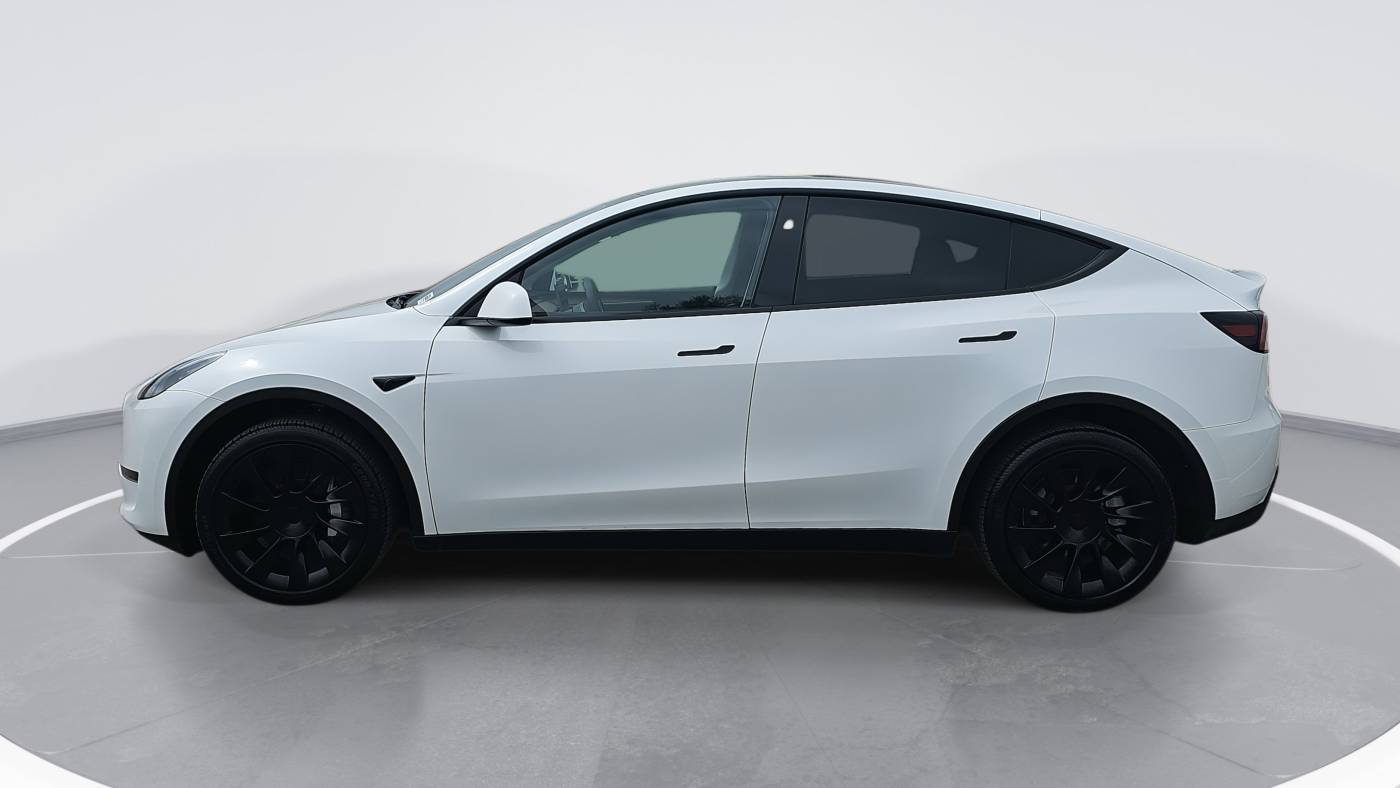 2024 Tesla Model Y 7SAYGDEE1RA263929