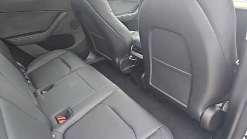 2024 Tesla Model Y 7SAYGDEE1RA263929