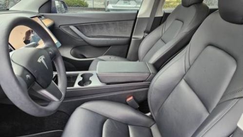 2022 Tesla Model Y 7SAYGDEE4NF370129