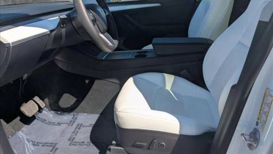 2022 Tesla Model Y 7SAYGDEE7NF520718