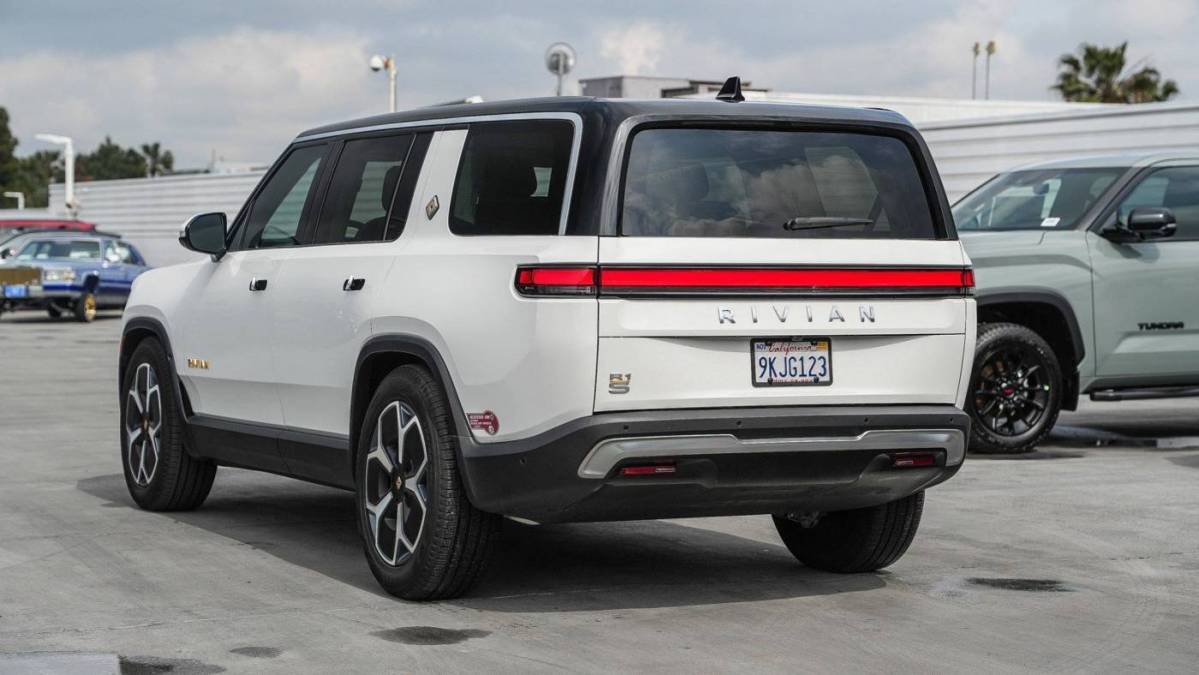 2023 Rivian R1S - Images - 6