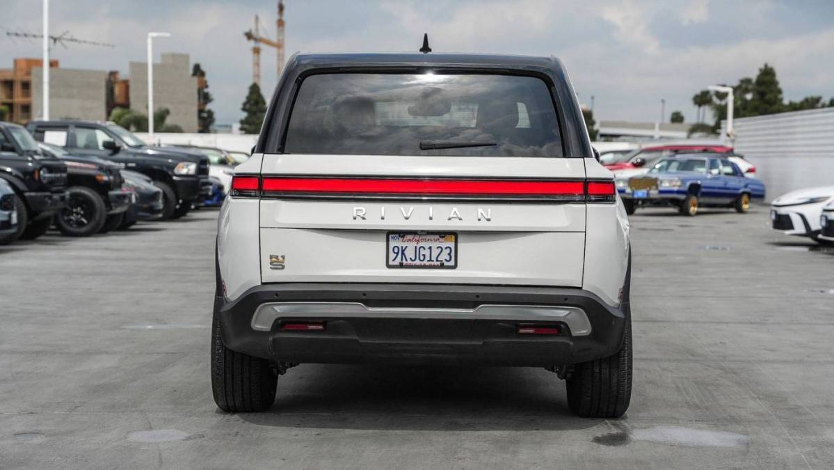 2023 Rivian R1S - Images - 7