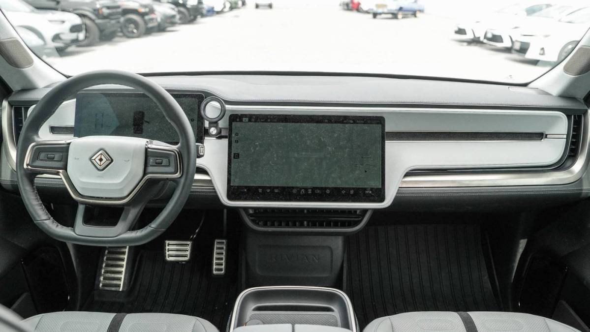 2023 Rivian R1S - Images - 12