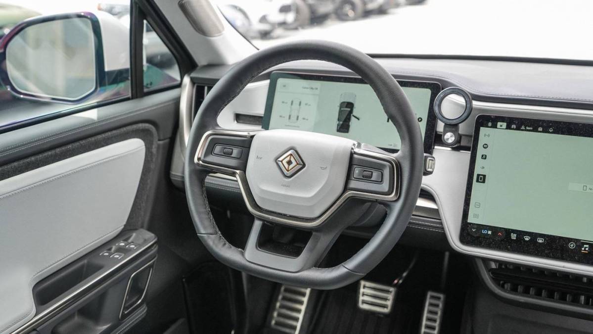 2023 Rivian R1S - Images - 14