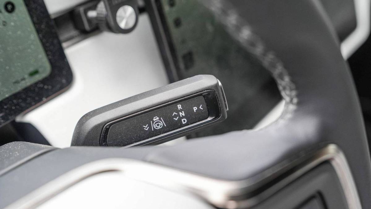 2023 Rivian R1S - Images - 18