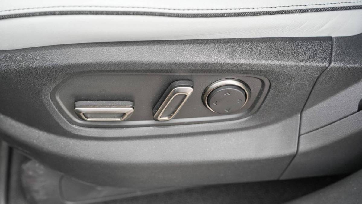 2023 Rivian R1S - Images - 19